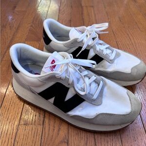 New Balance Men's White and Black Sneakers